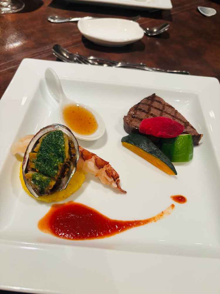 試食。どれも美味しかったです。特にパンが柔らかい。