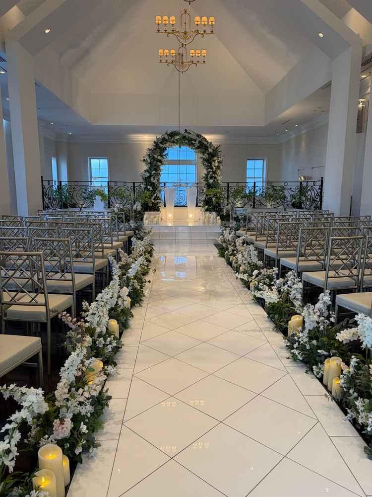 チャペルが緑が多く、開放感ある