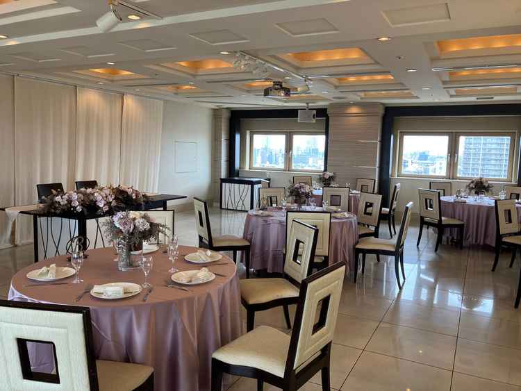 披露宴会場「オーブ」の写真。4人でも使用可能とのことでこちらの会場に決めました！