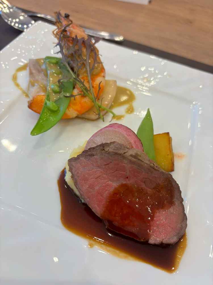 季節の野菜と旬の鮮魚のポワレ、国産牛のグリル　絶品のお味で感動しました！