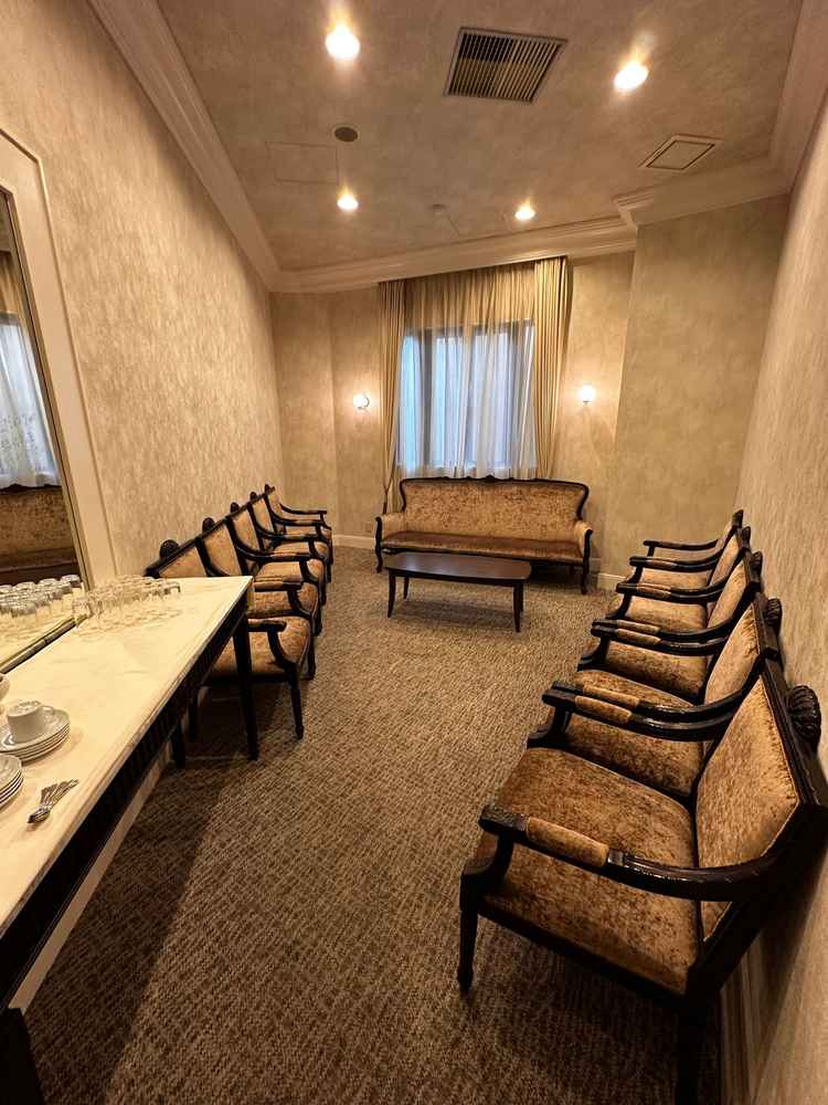 親族の控室で、両家それぞれしっかり一部屋ずつあるので過ごしやすそう。