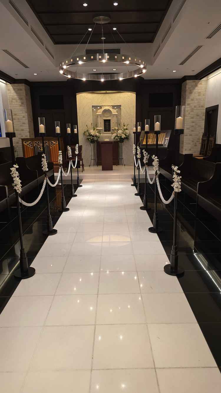 チャペル。こじんまりとして落ち着いた感じ。