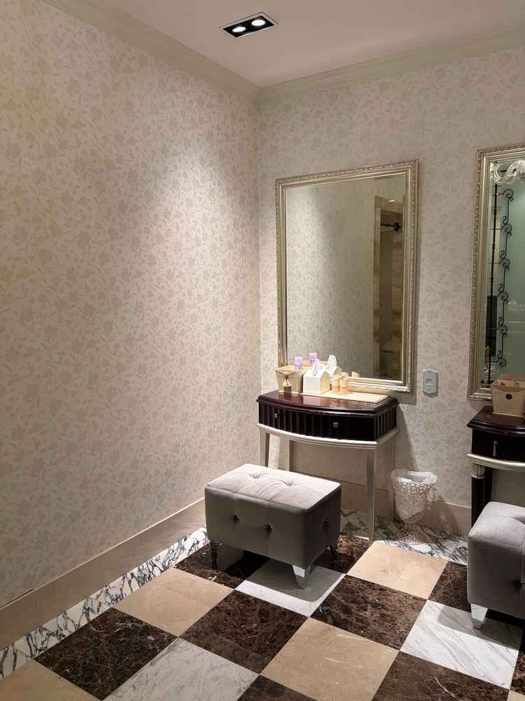 ゲスト用メイクルーム広さも丁度よくオシャレ