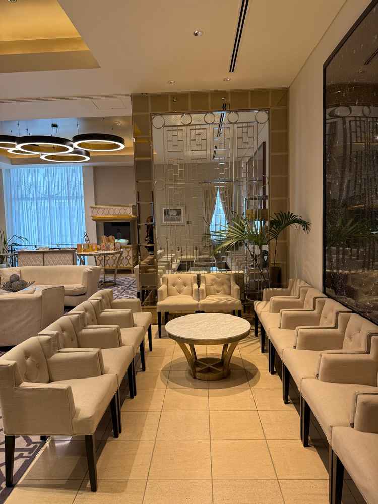 広々とした待合