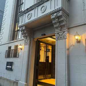 建物の外観からは歴史を感じます。