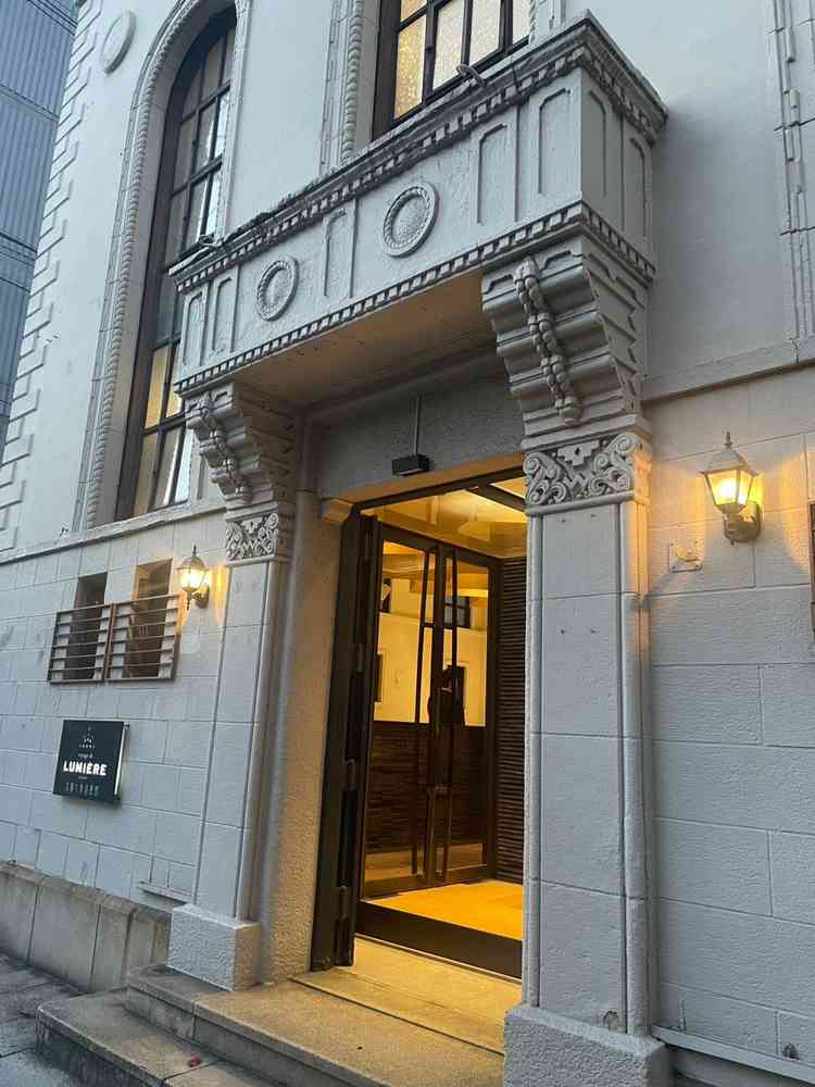 建物の外観からは歴史を感じます。