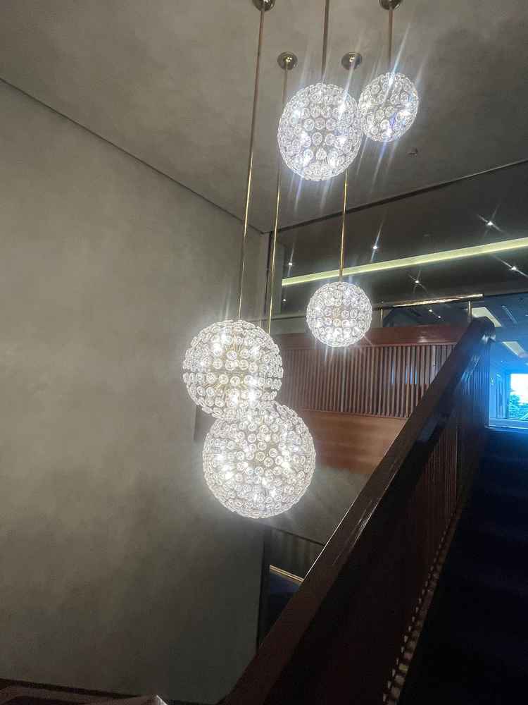 館内の照明や絵画なども非常に繊細なつくりで、品格の高さを節々で感じました。