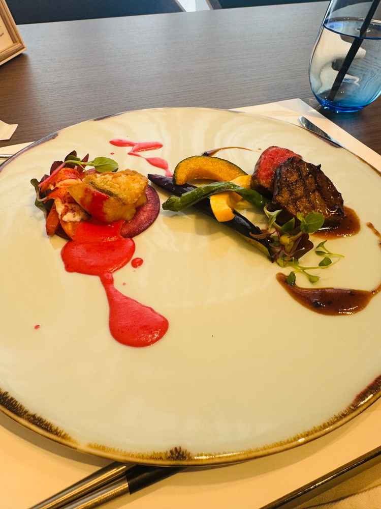 メインの2つ（魚・肉）こちらは上から2番目のメイン
