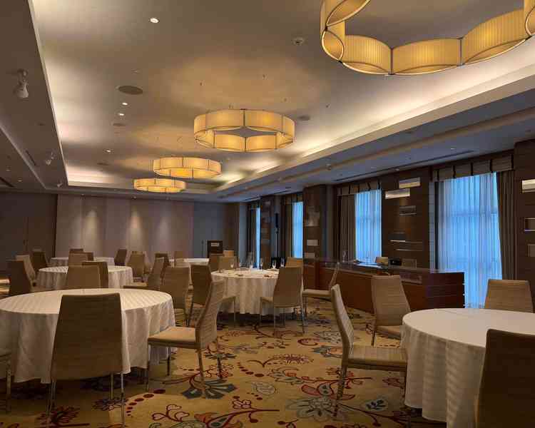 ジャーニー。披露宴会場。旅をテーマにしていて、親族の待合室として利用可能。