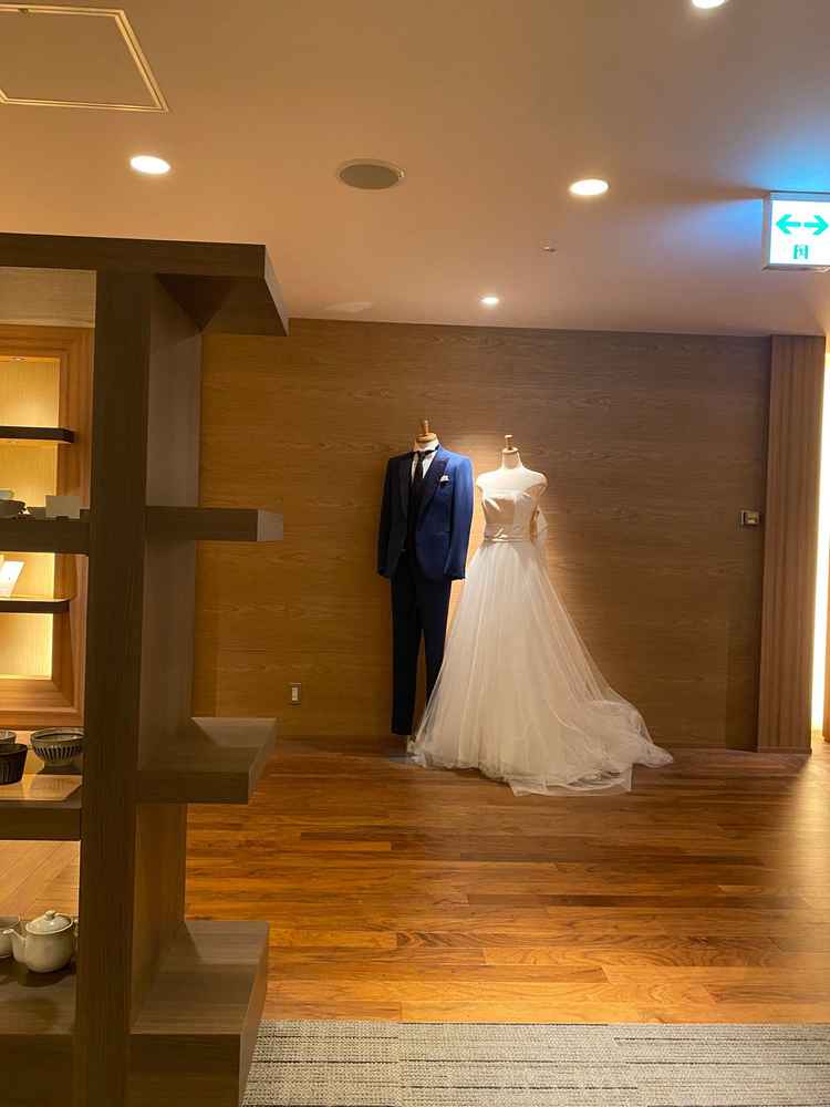 ドレスとタキシードのサンプル