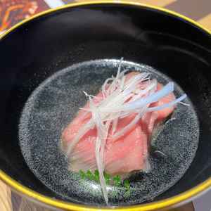 和牛と胡麻豆腐のお椀