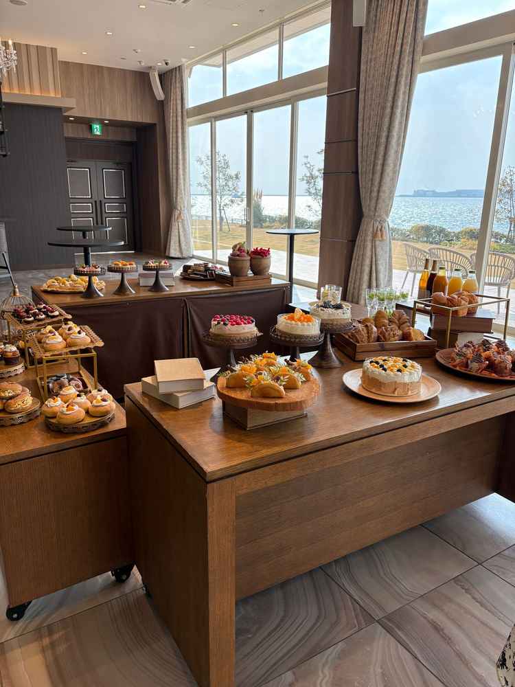 披露宴が終わるとデザートビュッフェコーナーが設けられており、30分間の写真撮影や歓談の時間があります