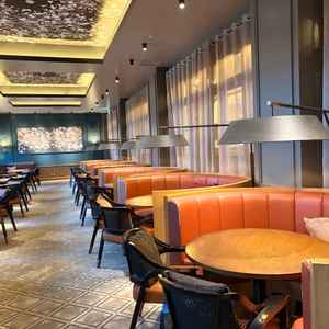 レストランとしても使われているロビー会場