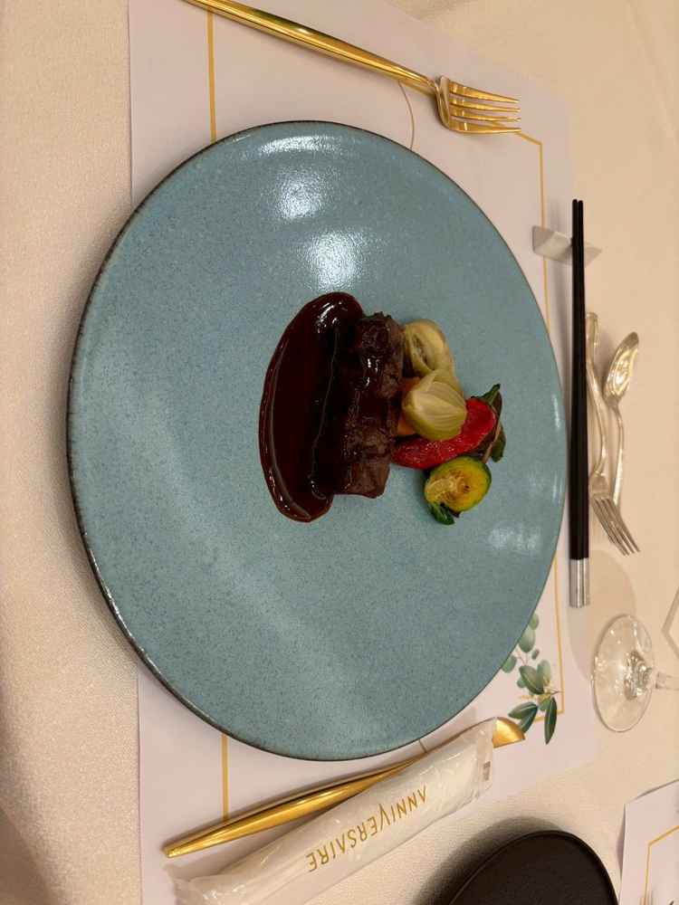 試食のお肉もおいしく特にこだわりのソースがおいしかったです