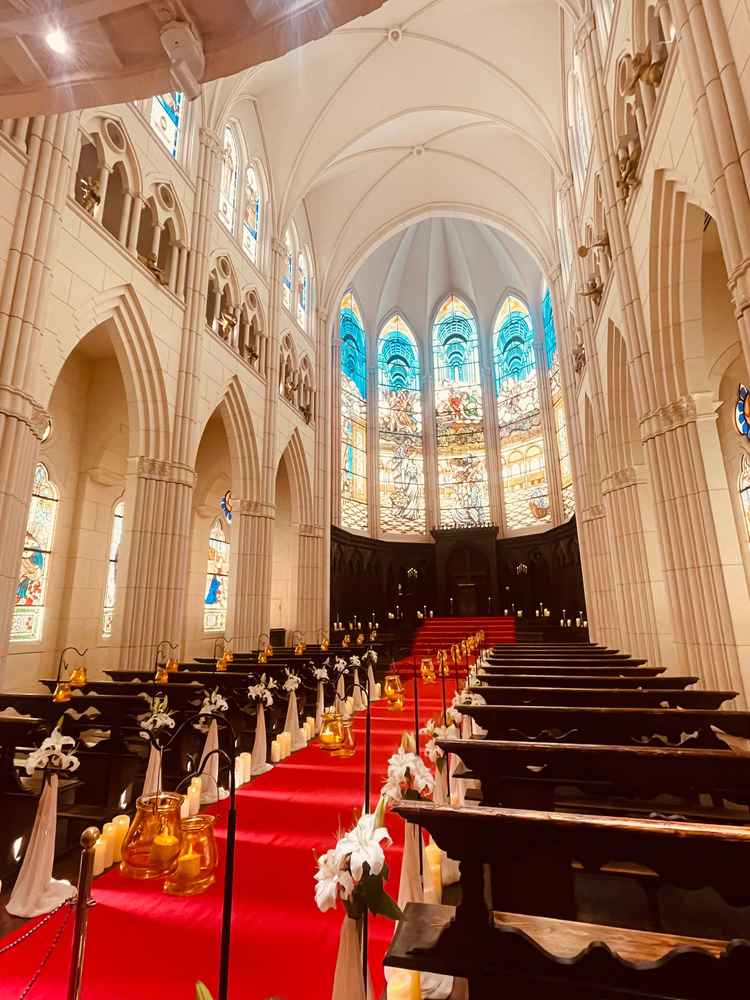 一番の見どころのチャペルの写真です。入った瞬間に綺麗すぎて鳥肌がたちました。