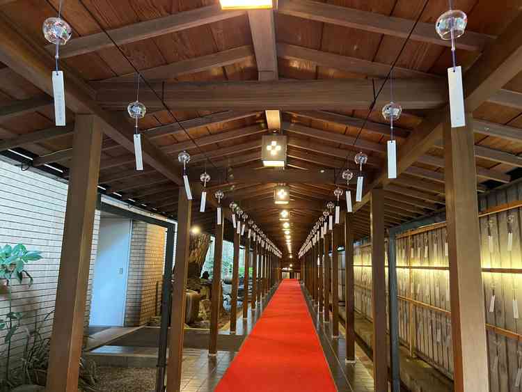 雨の日に参進ができる回廊です