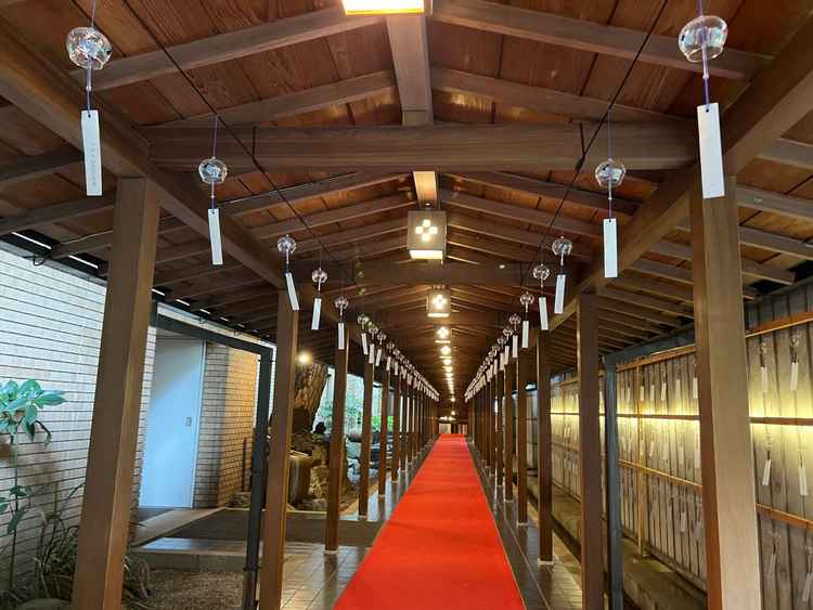 雨の日に参進ができる回廊です