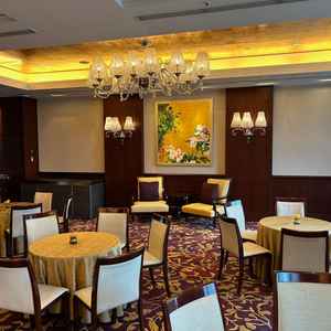 控室です。披露宴会場を見間違うほど装飾が豪華です。