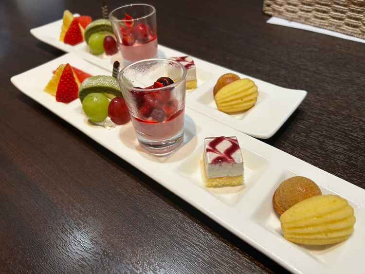 デザートの試食。フルーツ感がしっかりしている。