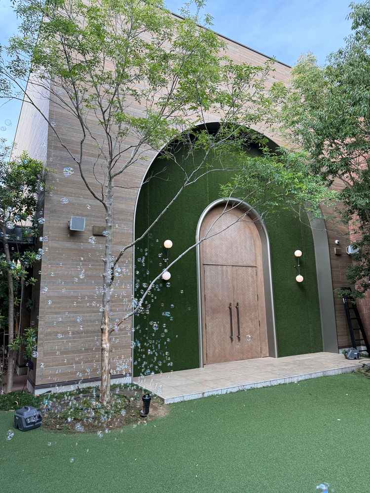 式場入り口。シャボン玉をしたいと思いました。