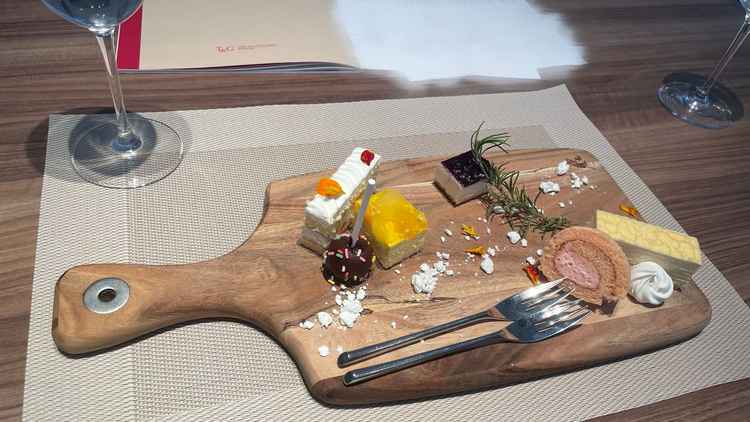 試食のデザートプレート。見た目も可愛らしく丁寧に作られていると思った。