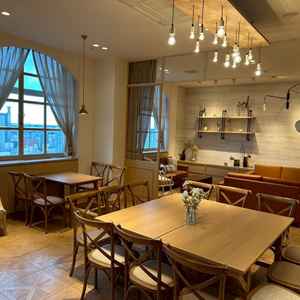 ゲストの待合室。親族待合室はないため、両家がここに集う。