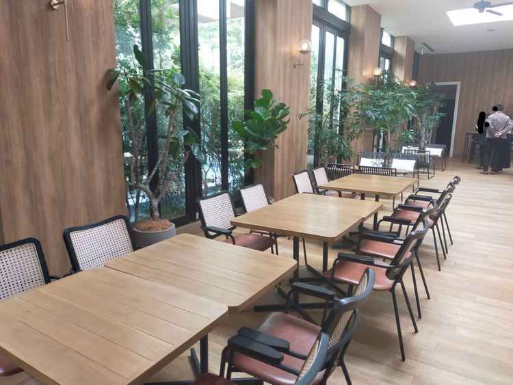 ゲストのウェディングスペース。ガラス越しにガーデンが見え、自由に行き来できます。