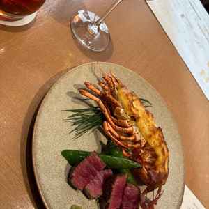 試食。試食では珍しいコース形式で出してくださいました。イメージが湧きやすかったです。