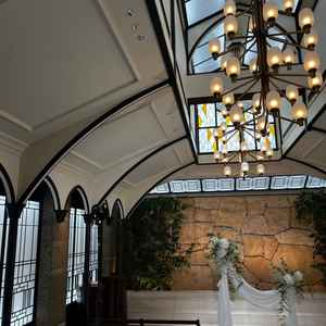 チャペルの写真。とても明るく神秘的。