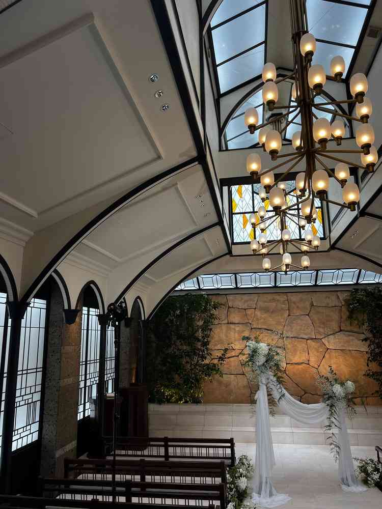 チャペルの写真。とても明るく神秘的。