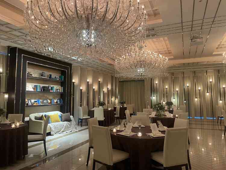 雰囲気の違う披露宴会場が3つもある。この会場はホテルライクでラグジュアリー。