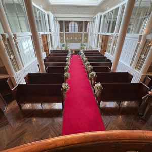 チャペルの祭壇に登って全体を見渡せるのが良かった。