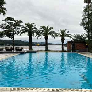 プールがあるパーティー会場