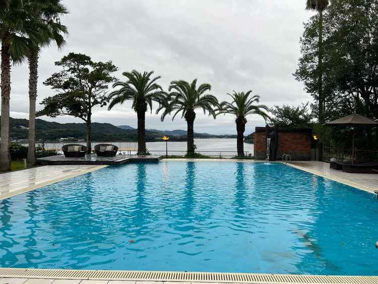 プールがあるパーティー会場