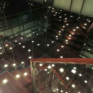 ゲストが待合室からチャペルに向かうまでの螺旋階段です。キラキラしていて、ワクワクする空間でした。