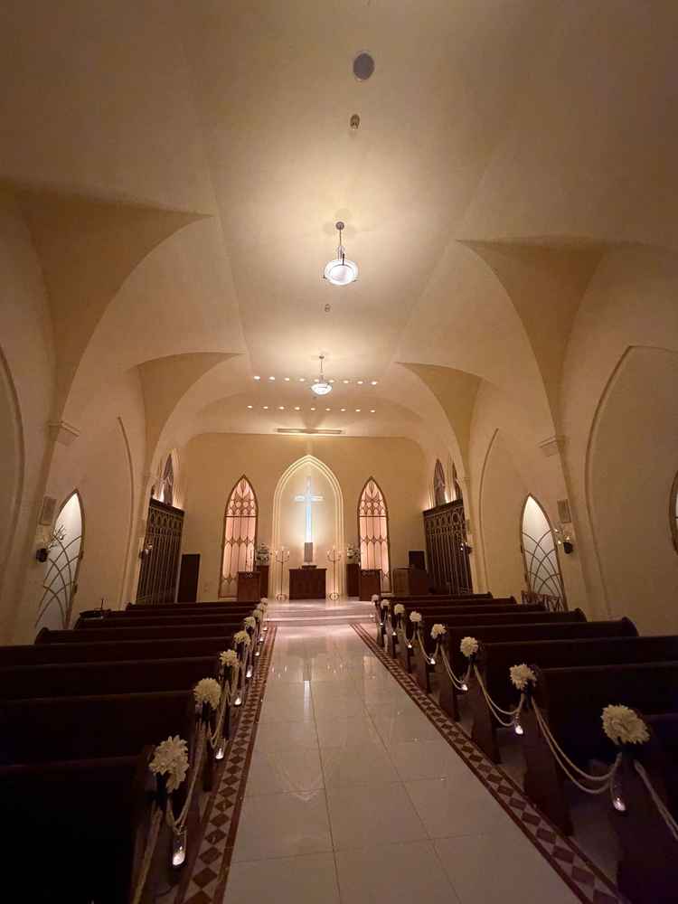 落ち着いた雰囲気のチャペルでした。