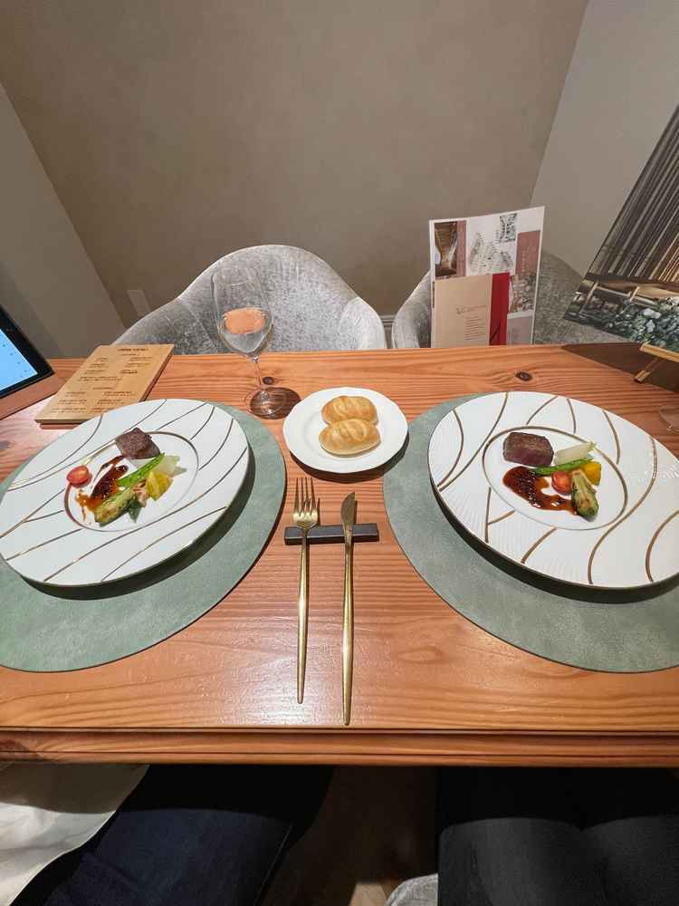 お料理がとても美味しく、料理が美味しいイメージを持っていなかったのでとても良いギャップでした。