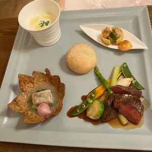 人気メニューを試食させていただきました。とても美味しかったです。