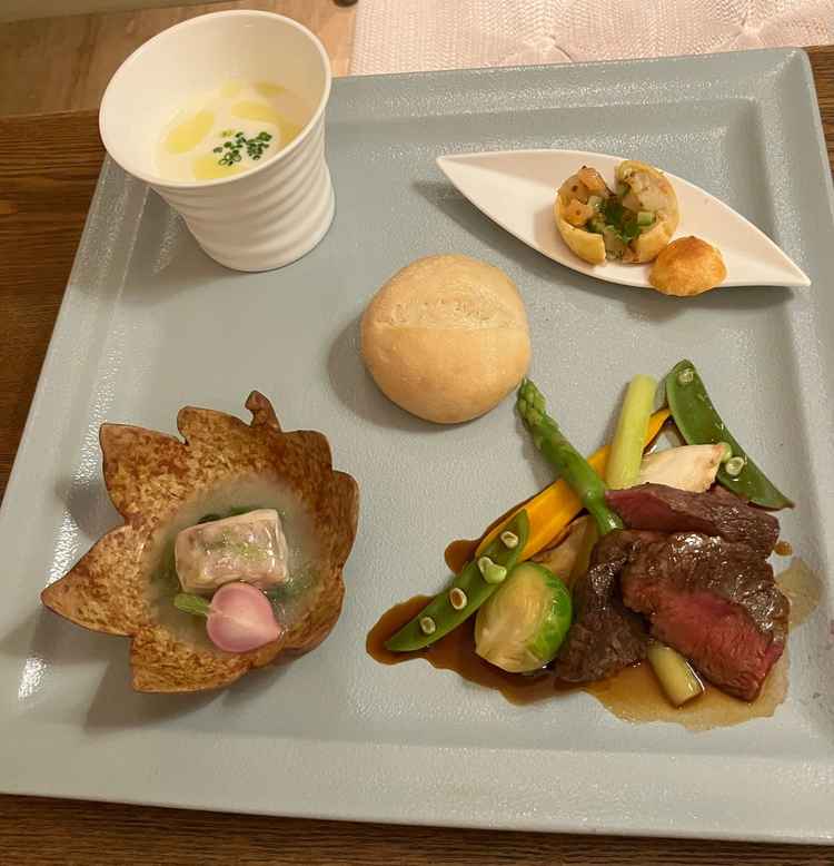 人気メニューを試食させていただきました。とても美味しかったです。