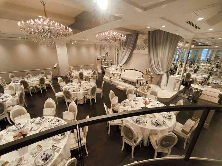 披露宴会場その1です