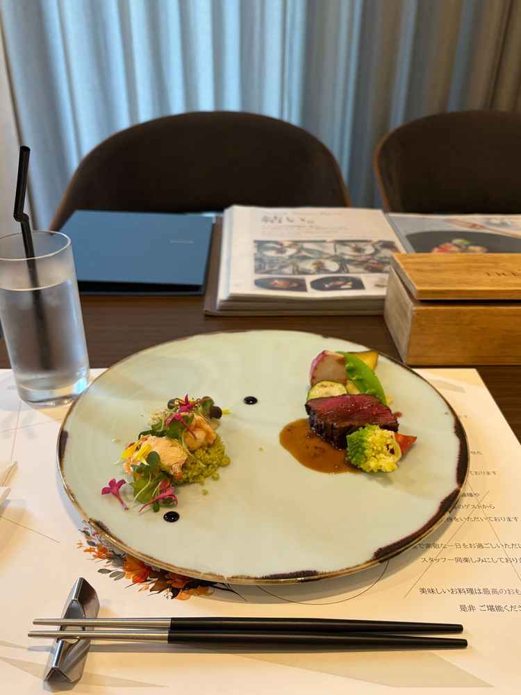 オマール海老を使った魚料理と牛肉を使った肉料理を試食させていただきました。