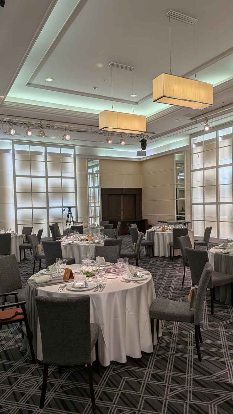 披露宴会場:ダイヤモンド