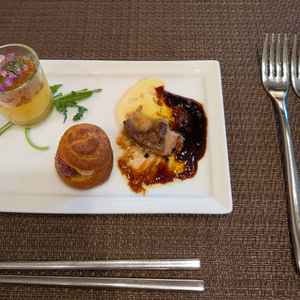 お肉も柔らかく、箸でもたべれる料理なので、高齢のゲストも安心して呼べるようになっている。