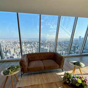 披露宴会場の新郎新婦の席（view)