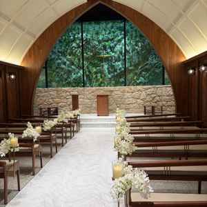 思ったより天井が高く、明るくて素敵なチャペルでした。