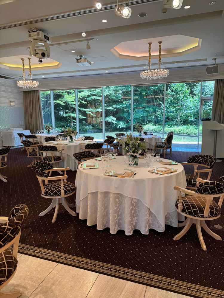 会場の素敵な大きな窓