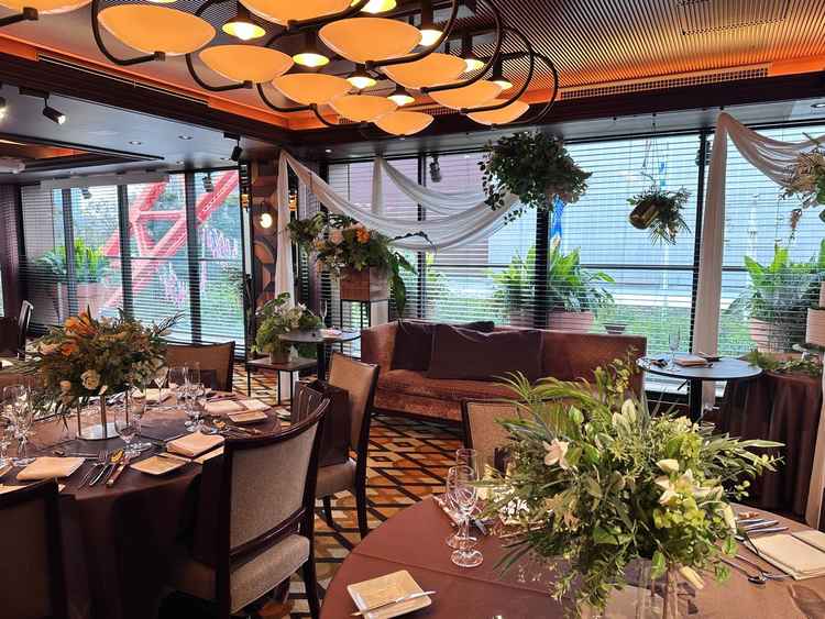 窓のある披露宴会場は開放感がありました。