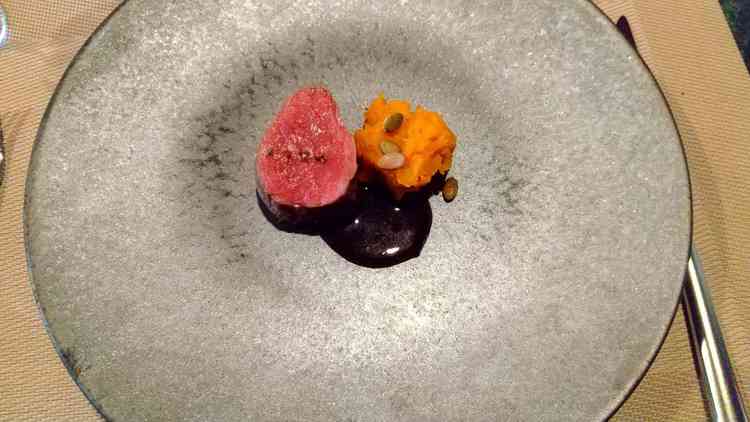 試食会のお料理の大きさ。実際には倍の大きさらしい。