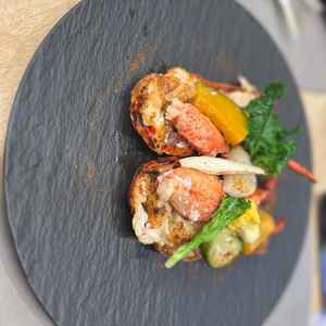 身がぷりぷりで本当においしかったです。メインと料理として非常によいと思いました。