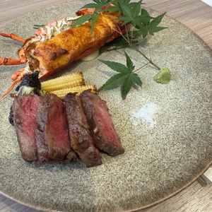 実際のお料理です。お肉も海老も美味しかったですが、特に海老が美味しかったです